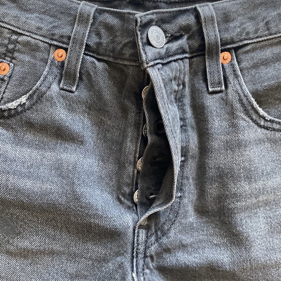 Levi’s 501 shorts - Picture 2 of 3